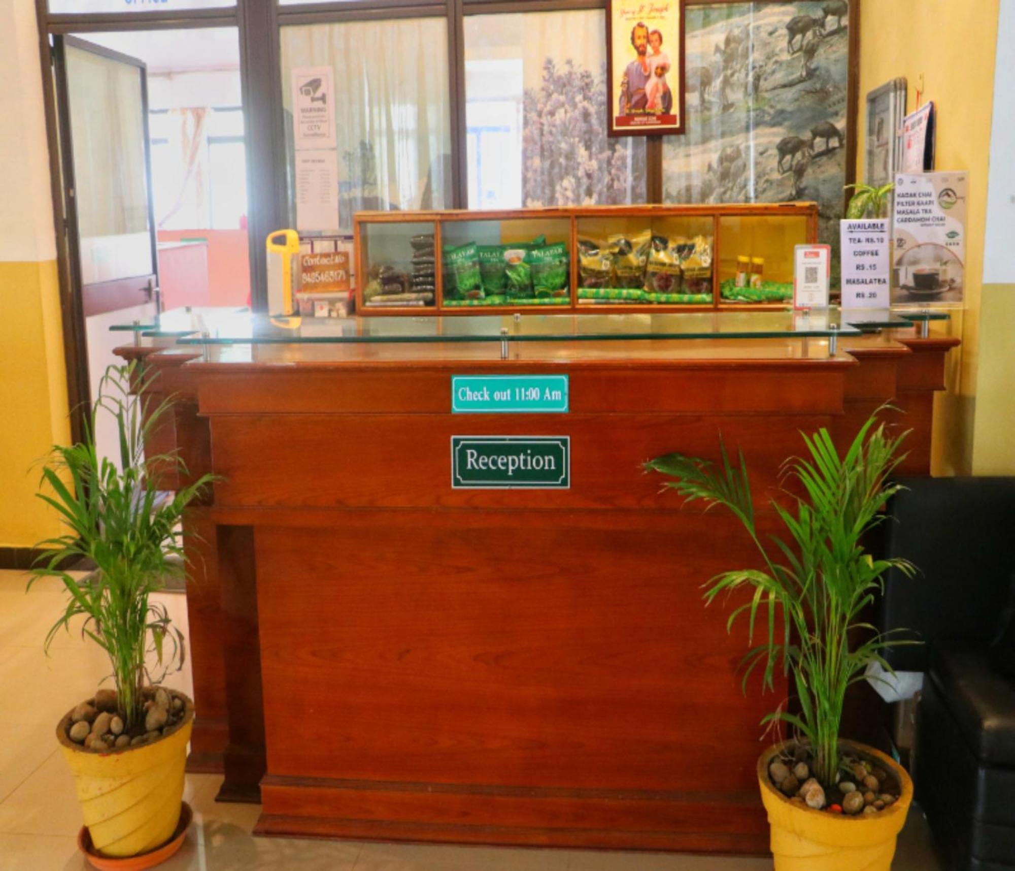 Ac Mist Hotel Мунар Екстериор снимка