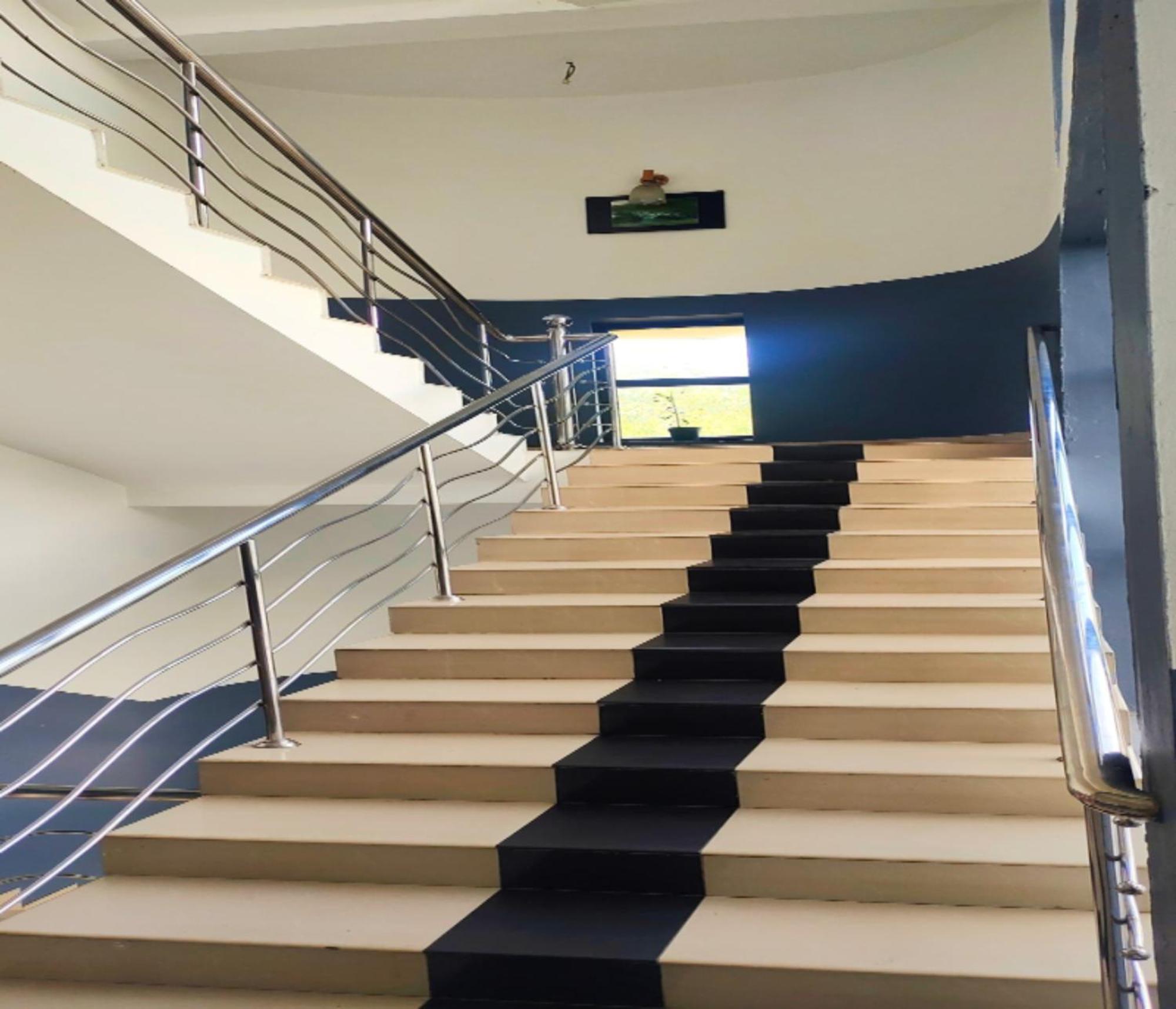 Ac Mist Hotel Мунар Екстериор снимка